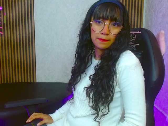 rosee-tay1's BongaCams show and profile