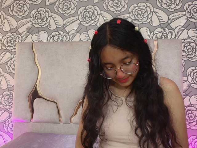 rosee-tay1's BongaCams show and profile