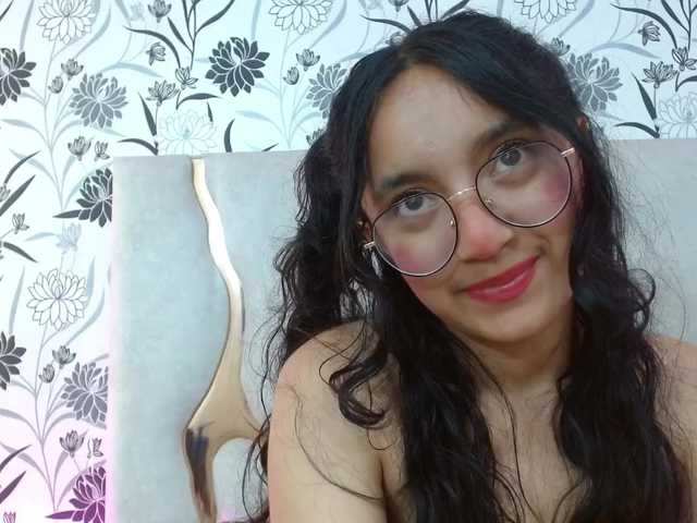 rosee-tay1's BongaCams show and profile