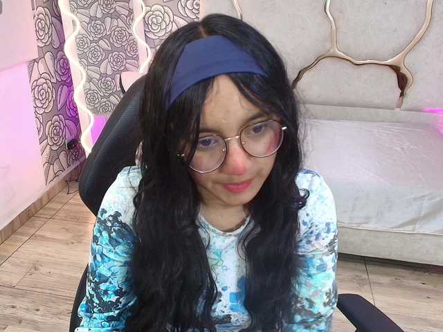 rosee-tay1's BongaCams show and profile