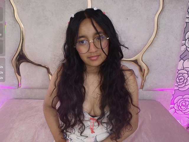 rosee-tay1's BongaCams show and profile