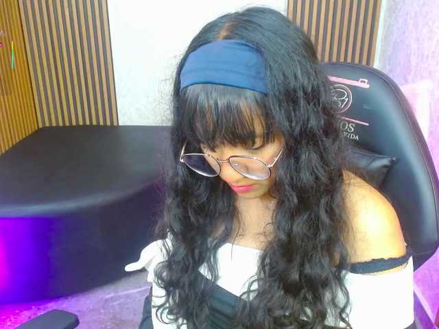 rosee-tay1's BongaCams show and profile