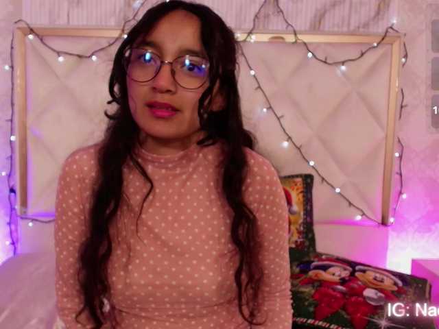 rosee-tay1's BongaCams show and profile