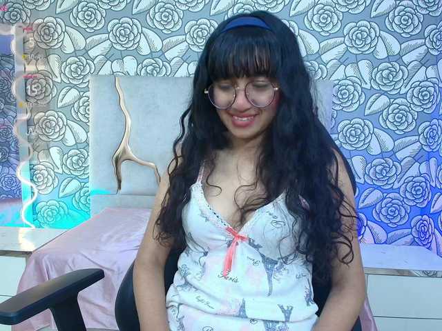 rosee-tay1's BongaCams show and profile