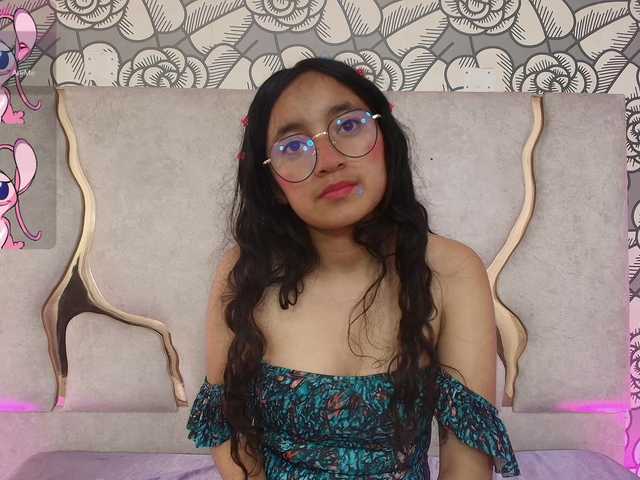 rosee-tay1's BongaCams show and profile