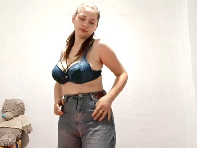 GeniaRhein's BongaCams show and profile