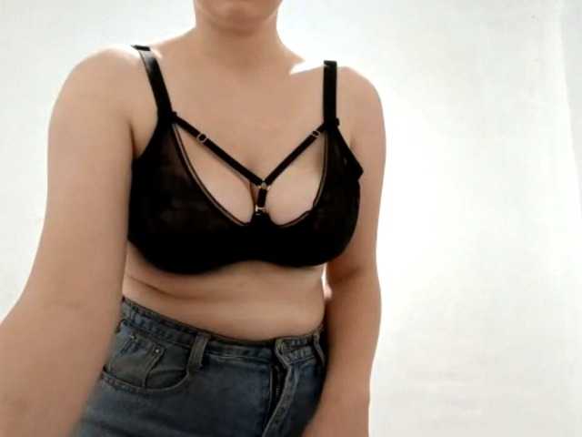 GeniaRhein's BongaCams show and profile