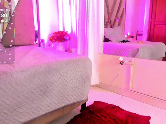 anisha-zambrano webcam