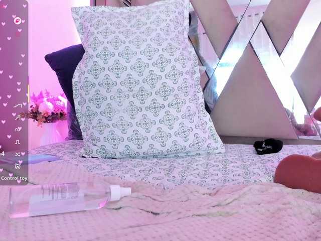 anisha-zambrano's BongaCams show and profile