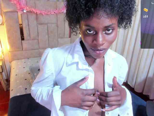 anisha-zambrano webcam