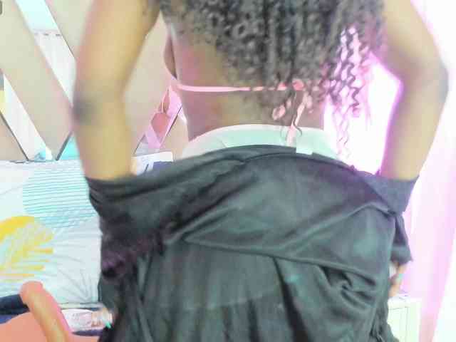 anisha-zambrano webcam