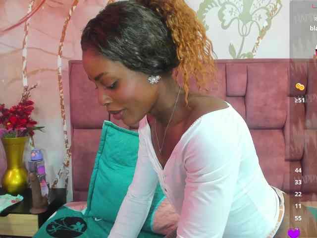 anisha-zambrano webcam