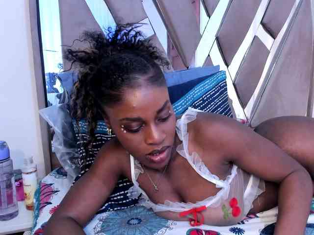 anisha-zambrano webcam