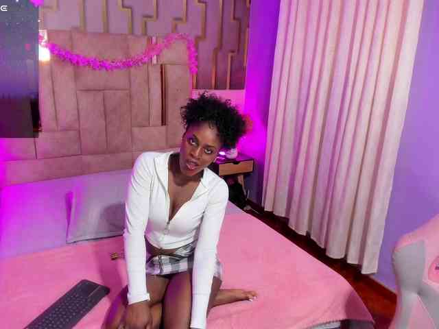 anisha-zambrano webcam