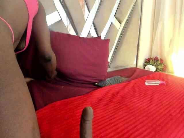 anisha-zambrano webcam