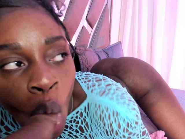 anisha-zambrano webcam