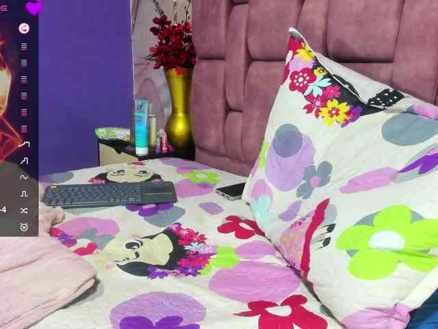 anisha-zambrano webcam