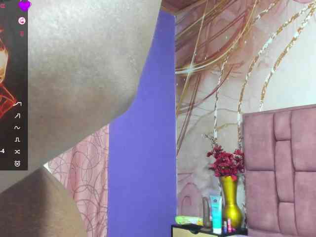 anisha-zambrano webcam