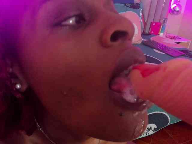 anisha-zambrano webcam