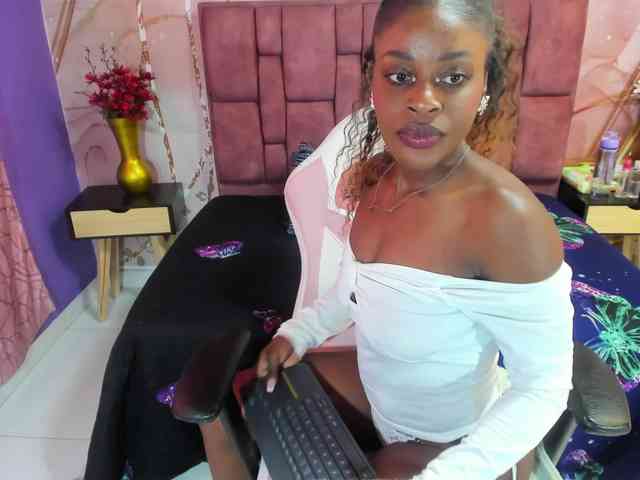 anisha-zambrano webcam