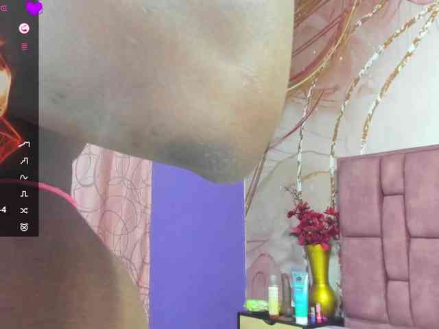 anisha-zambrano webcam