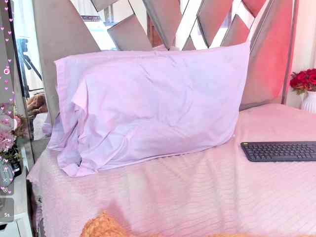 anisha-zambrano webcam