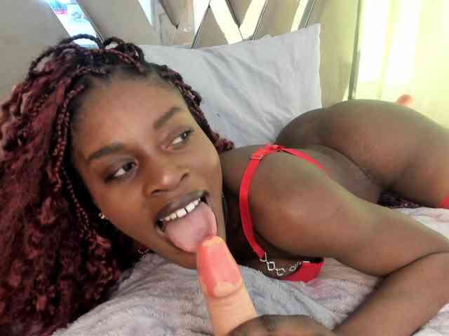 anisha-zambrano webcam