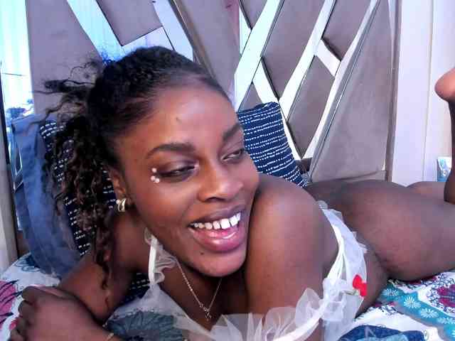 anisha-zambrano webcam