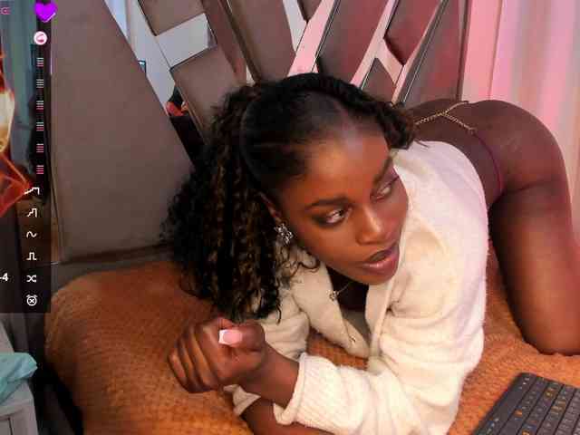 anisha-zambrano webcam