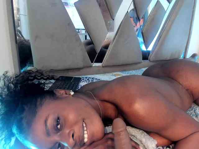 anisha-zambrano webcam