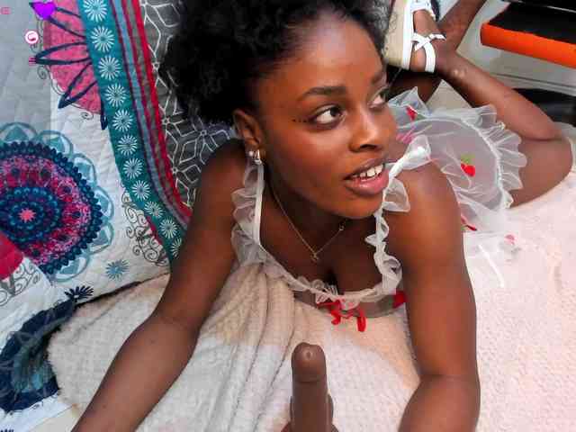 anisha-zambrano webcam