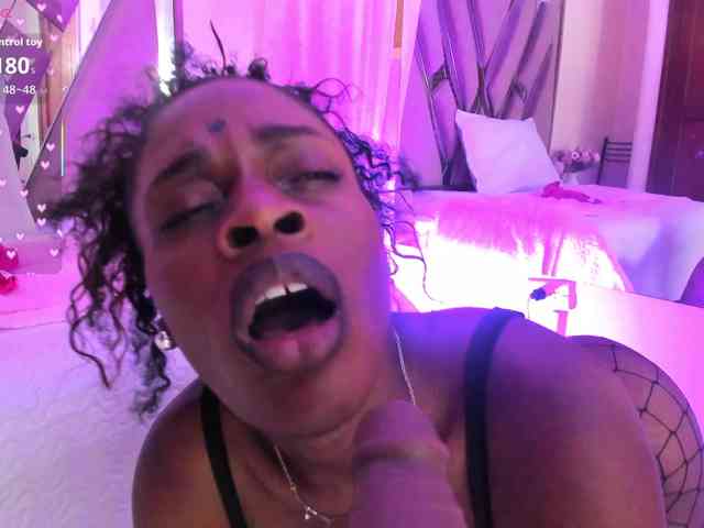 anisha-zambrano webcam