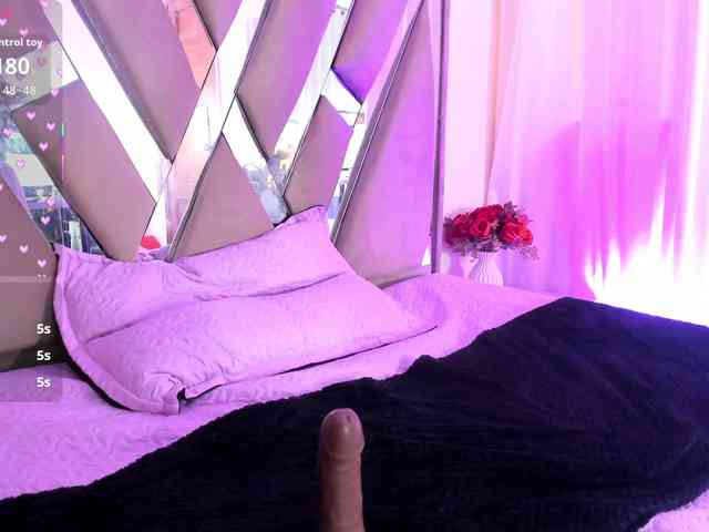 anisha-zambrano webcam