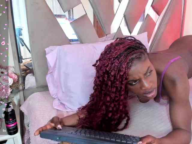 anisha-zambrano webcam