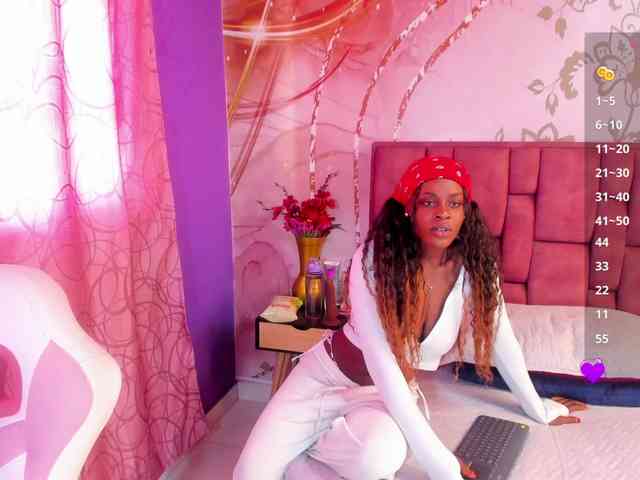 anisha-zambrano webcam