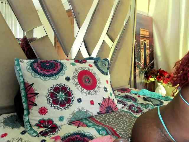 anisha-zambrano webcam