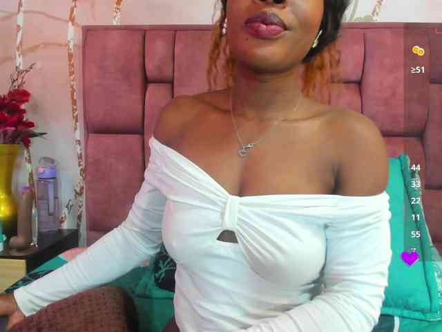 anisha-zambrano webcam