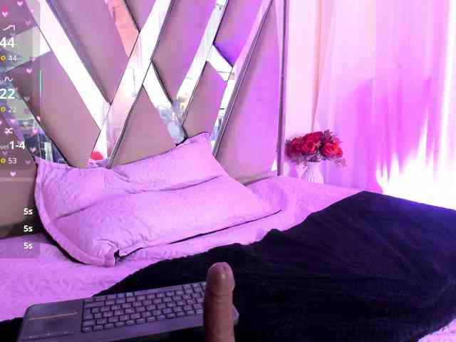 anisha-zambrano webcam