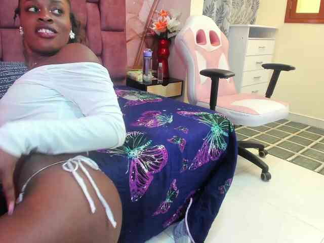 anisha-zambrano webcam