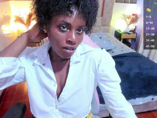 anisha-zambrano webcam