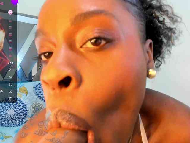 anisha-zambrano webcam