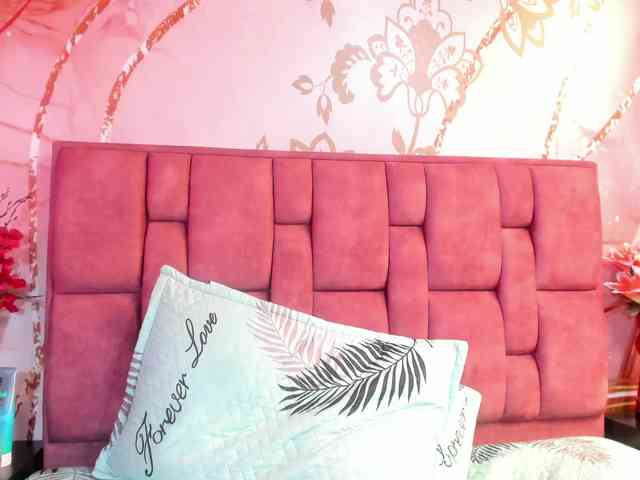 anisha-zambrano webcam