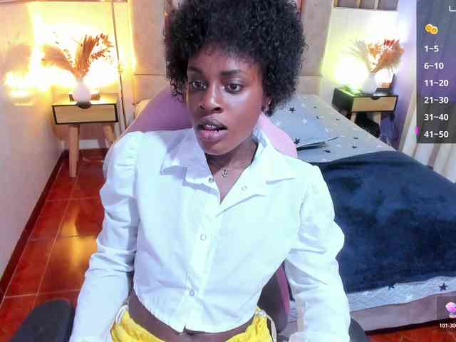 anisha-zambrano webcam