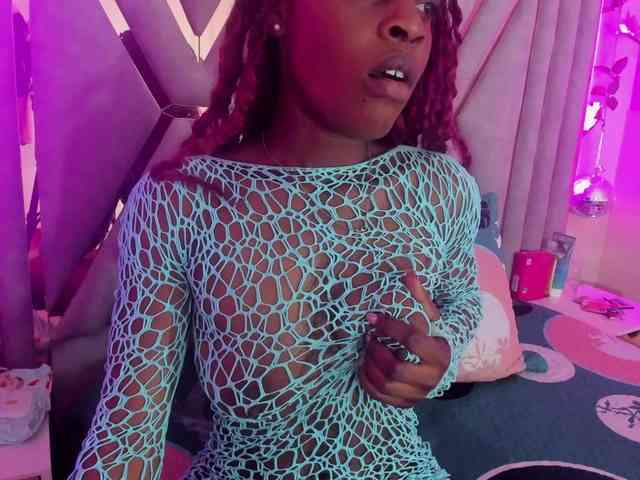 anisha-zambrano webcam