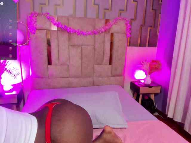 anisha-zambrano webcam