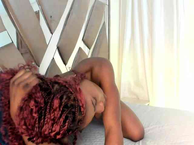 anisha-zambrano webcam