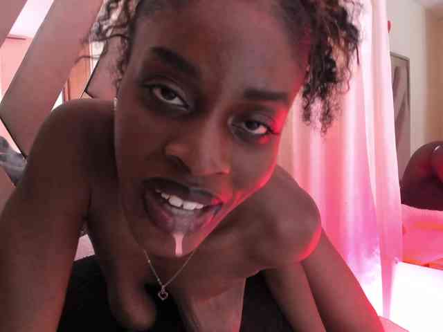 anisha-zambrano webcam