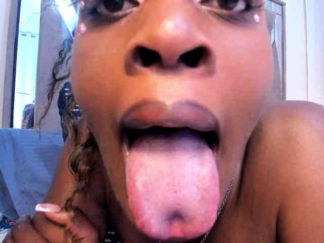 anisha-zambrano webcam