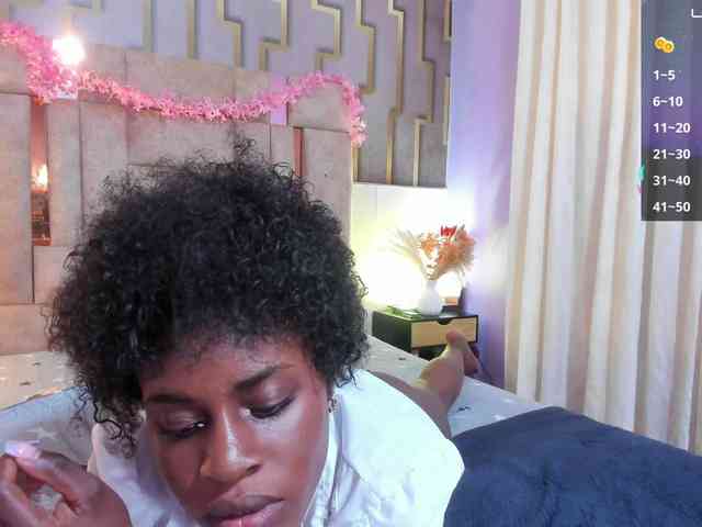 anisha-zambrano webcam