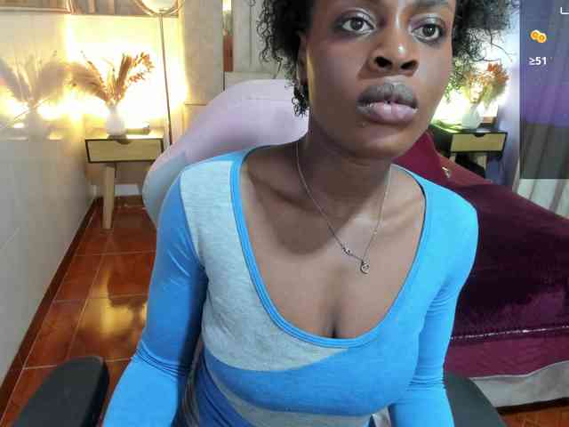 anisha-zambrano webcam